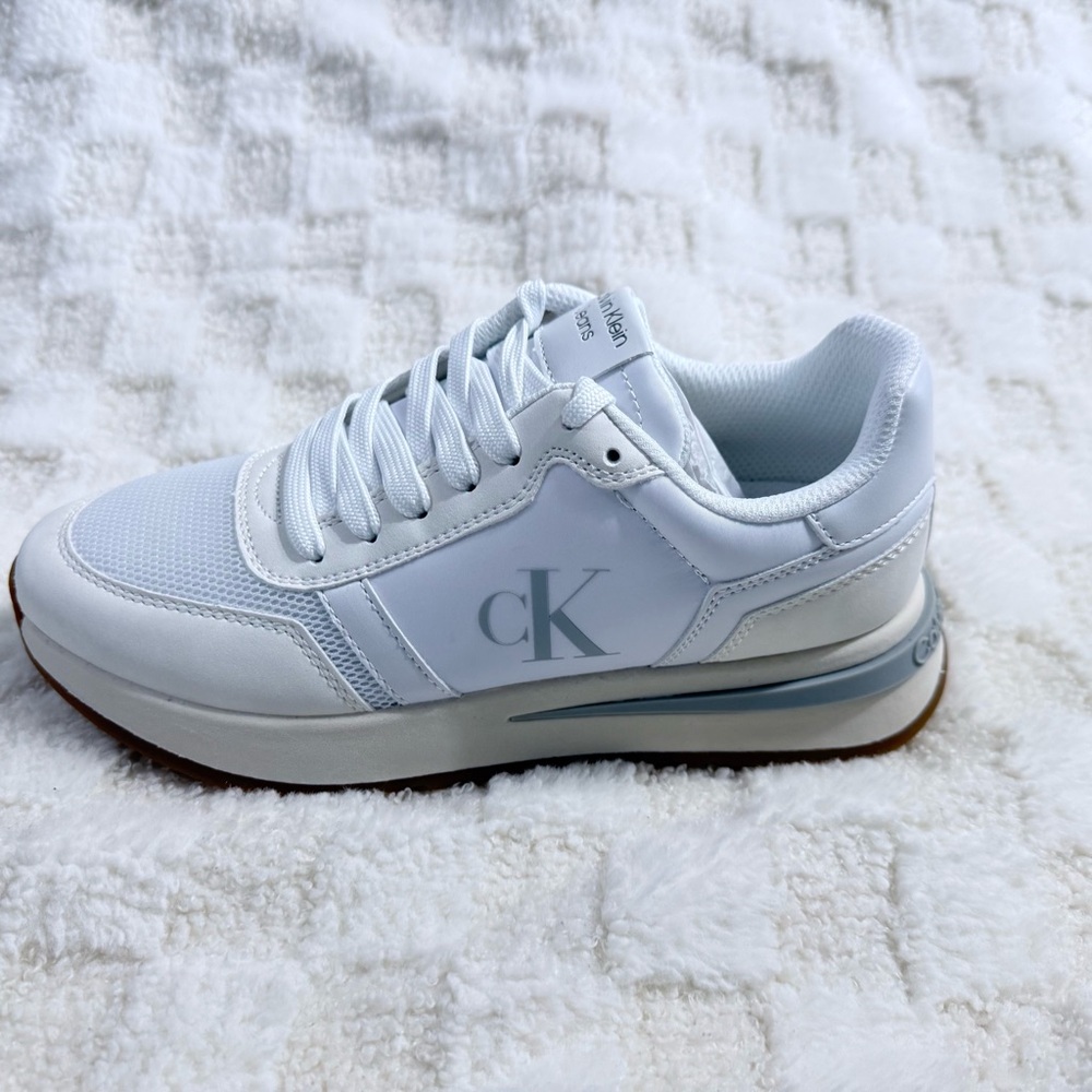 Calvin Klein Light Gray Sneakers Size 7 Man 8.5 Women New